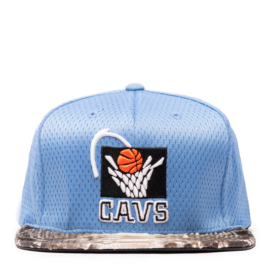JUST DON CLEVELAND CAVALIERS MESH PYHTON (SKY-NATURAL BRIM)